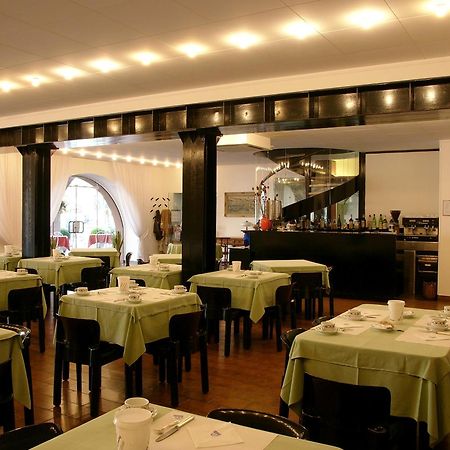 Hotel Piroscafo Desenzano del Garda Exterior foto