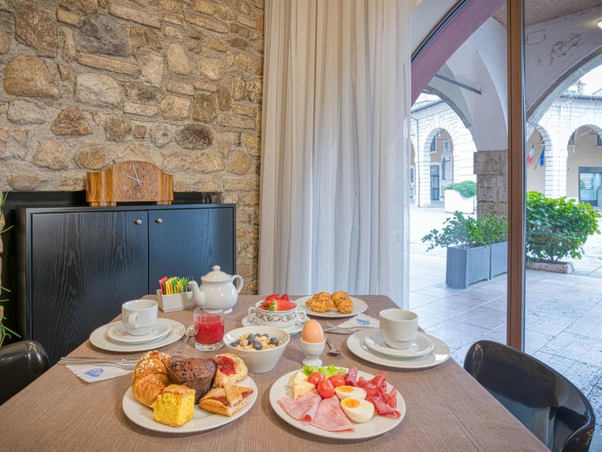 Hotel Piroscafo Desenzano del Garda Exterior foto