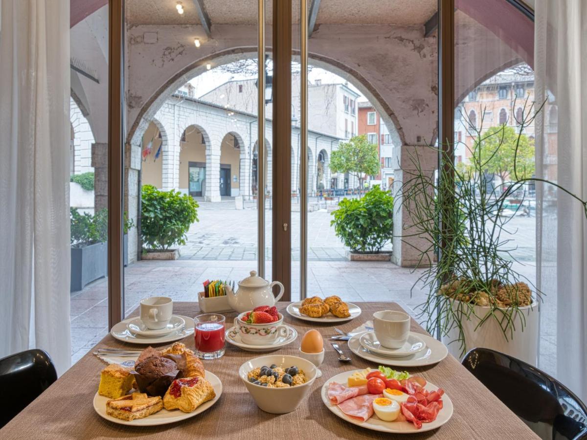 Hotel Piroscafo Desenzano del Garda Exterior foto