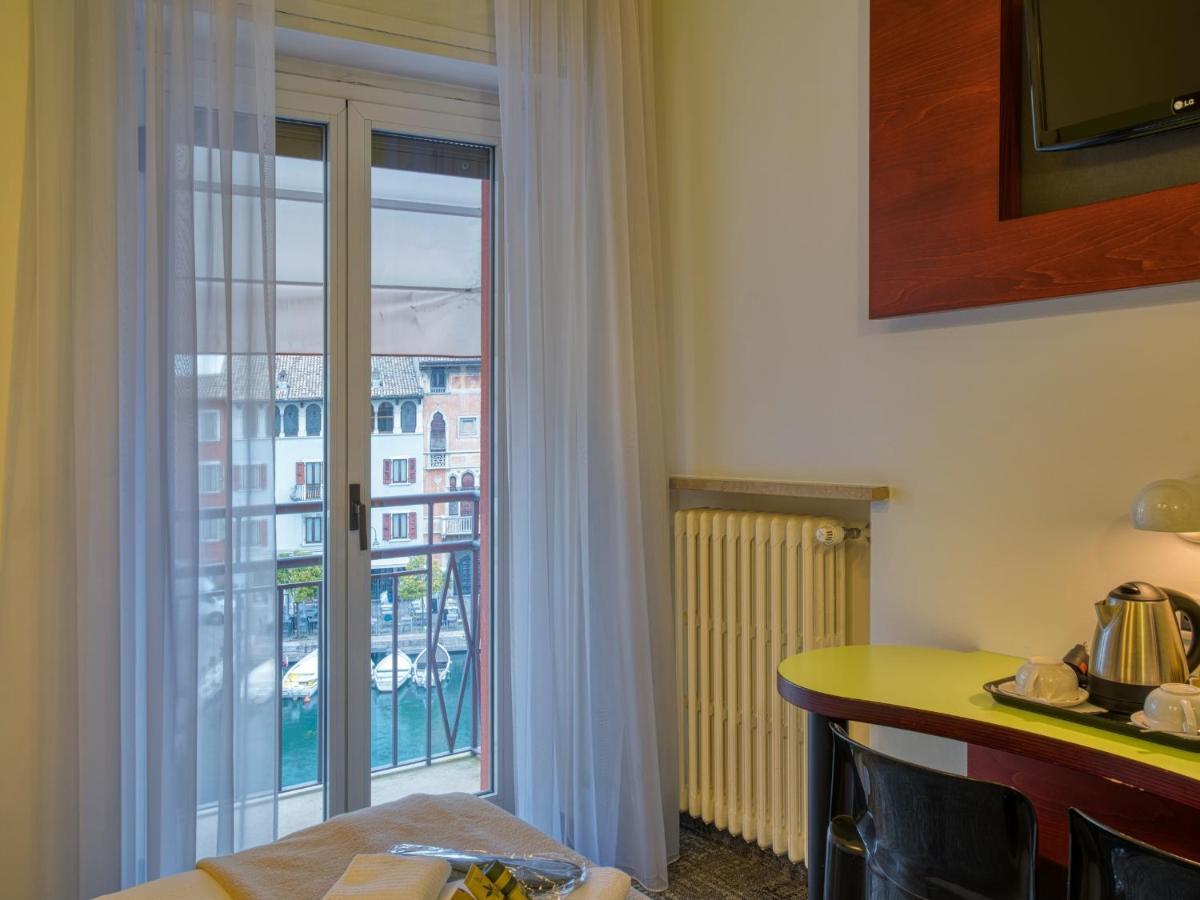 Hotel Piroscafo Desenzano del Garda Exterior foto