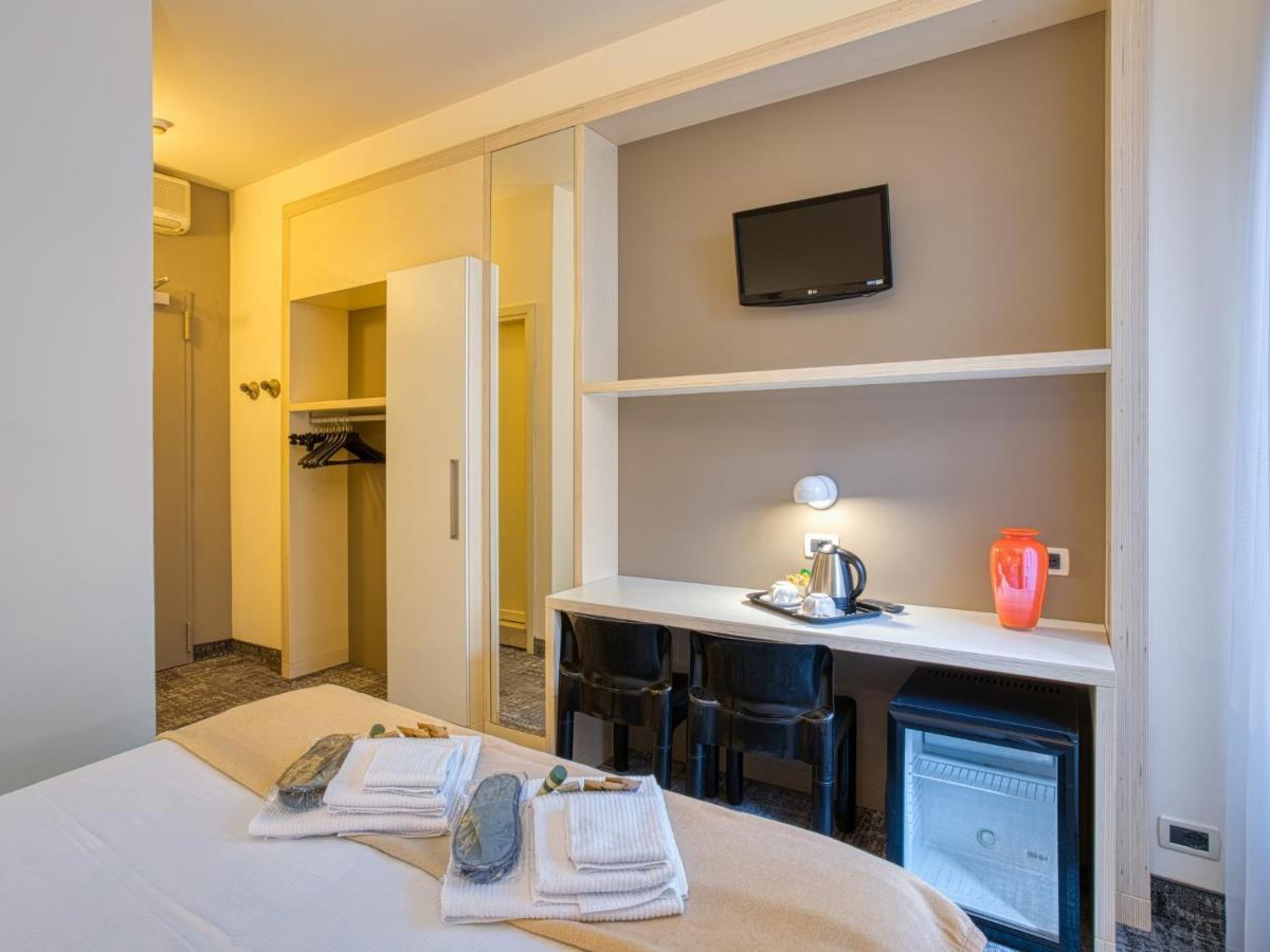 Hotel Piroscafo Desenzano del Garda Exterior foto